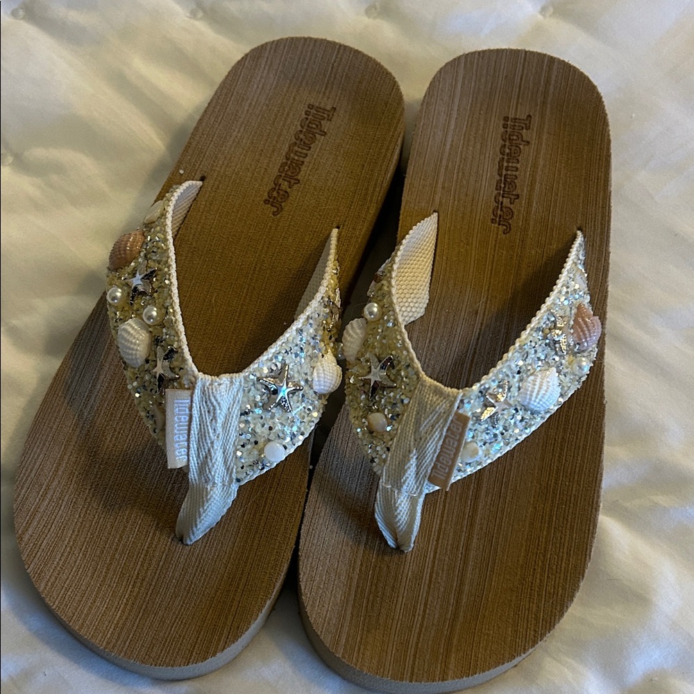 Embellished Sandals with Cream and White Accents - Picture 6 of 6